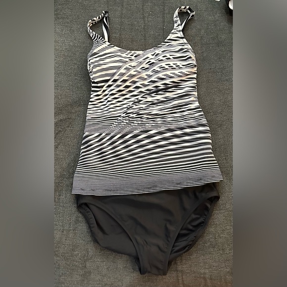 NEW Essentials Tankini - 2 PC - Picture 1 of 1